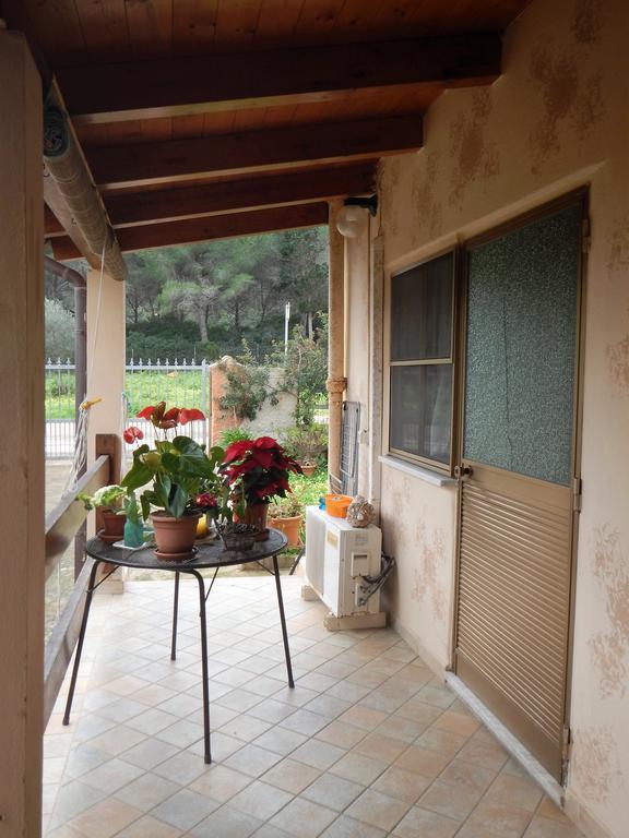 Appartamenti By The Hill Fertilia Bagian luar foto